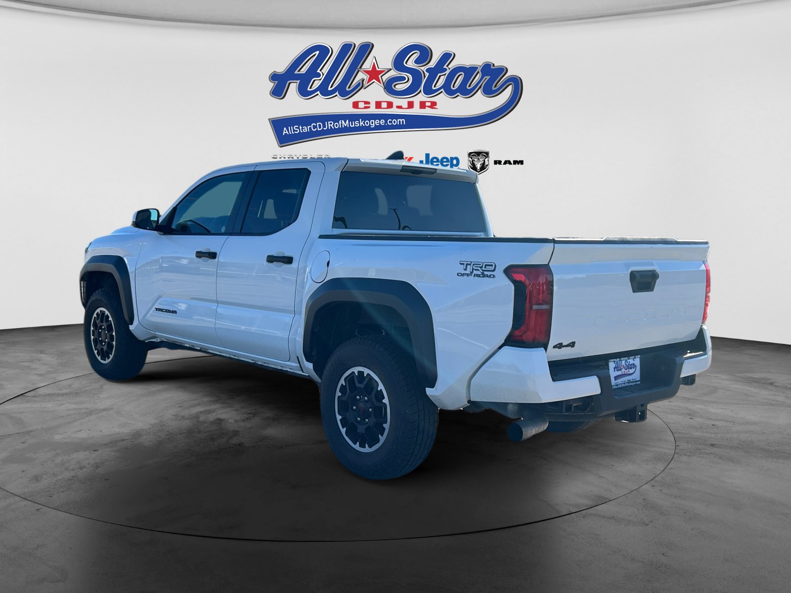 Used 2025 Toyota Tacoma TRD Off-Road AWD/4WD image 7