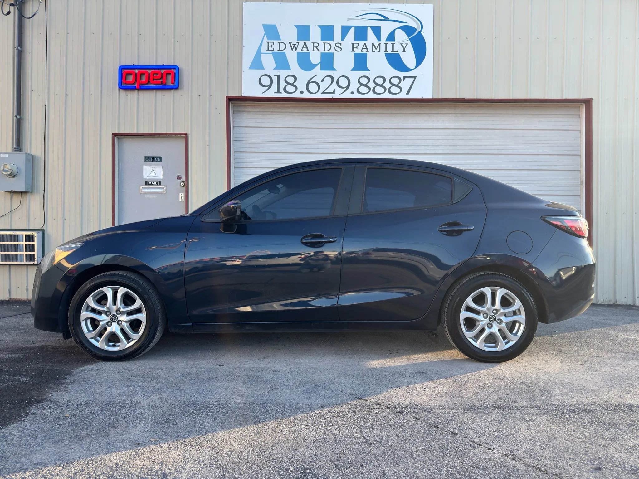 Used 2016 Scion iA image 14