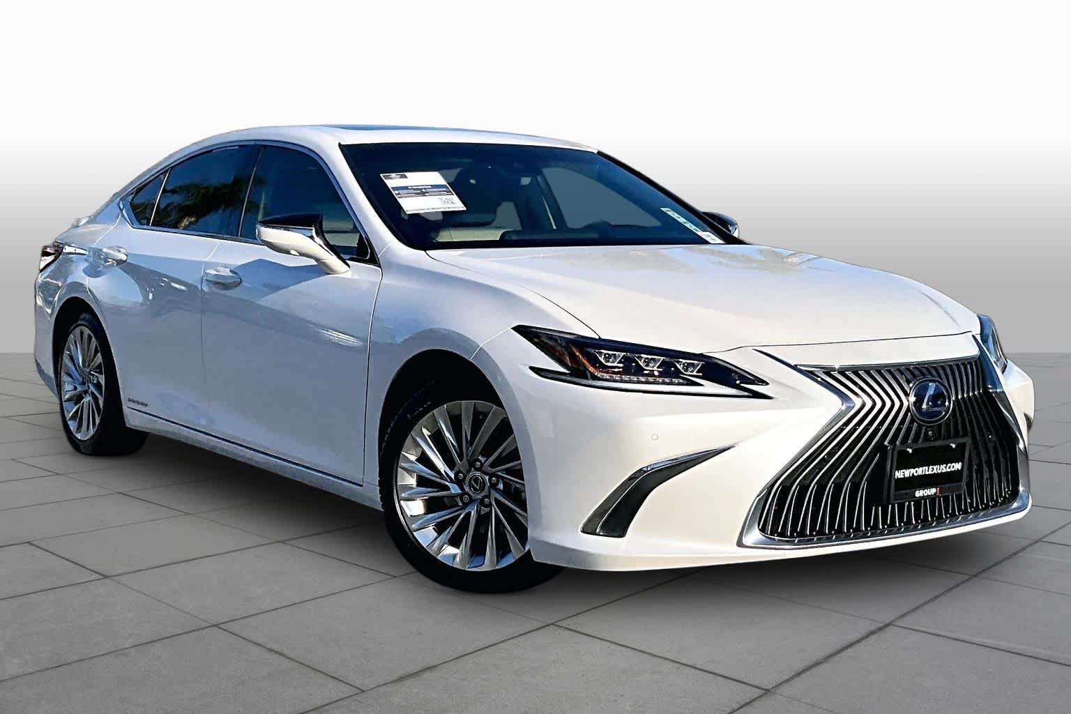 Used 2021 Lexus ES 300h w/ Accessory Package FWD image 2