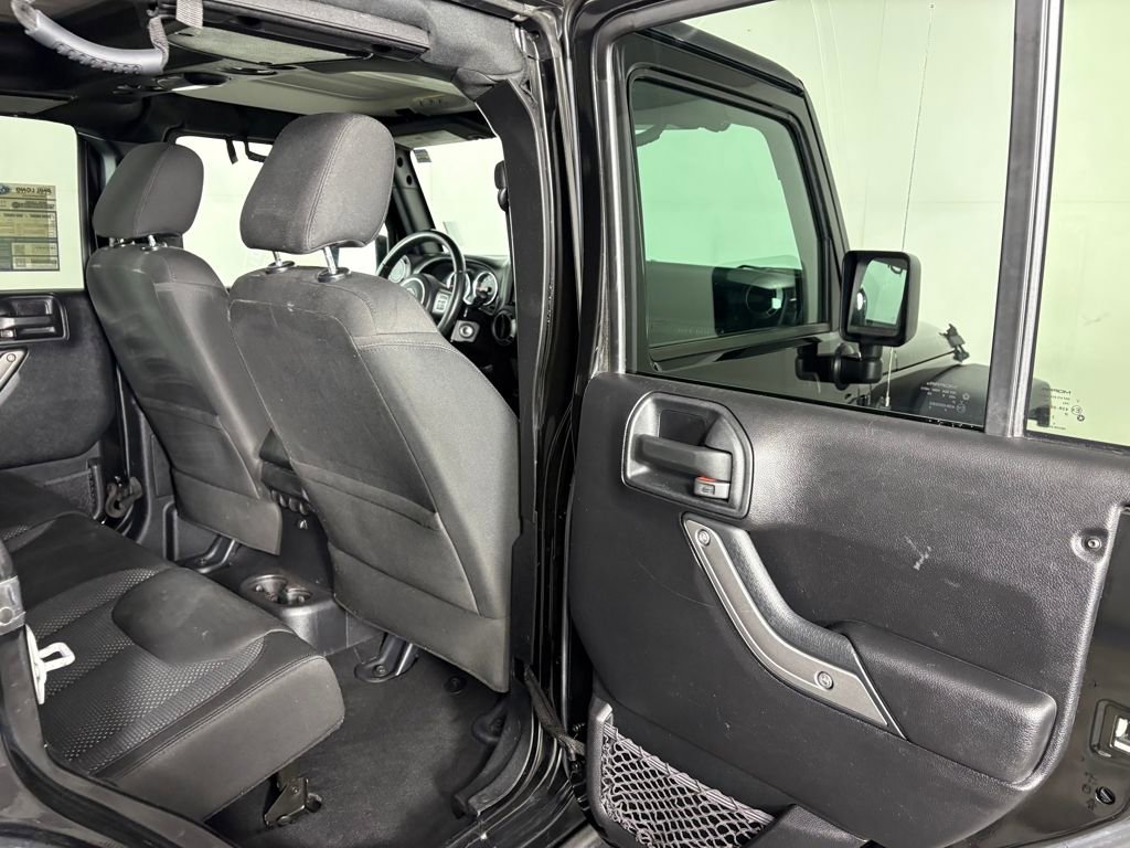 Used 2016 Jeep Wrangler Unlimited Sport image 27