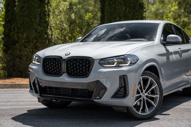 Used 2023 BMW X4 xDrive30i w/ M Sport Package image 2
