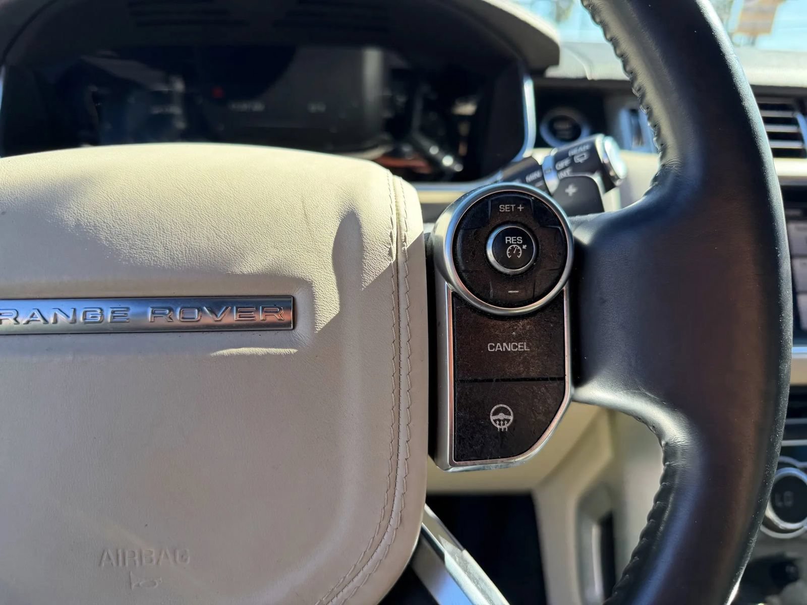 Used 2014 Land Rover Range Rover HSE AWD/4WD image 22