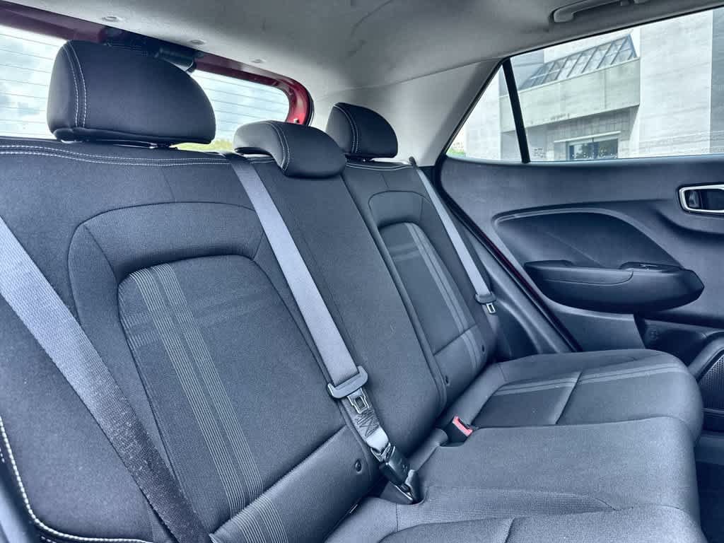 Used 2022 Hyundai Venue SEL FWD image 26