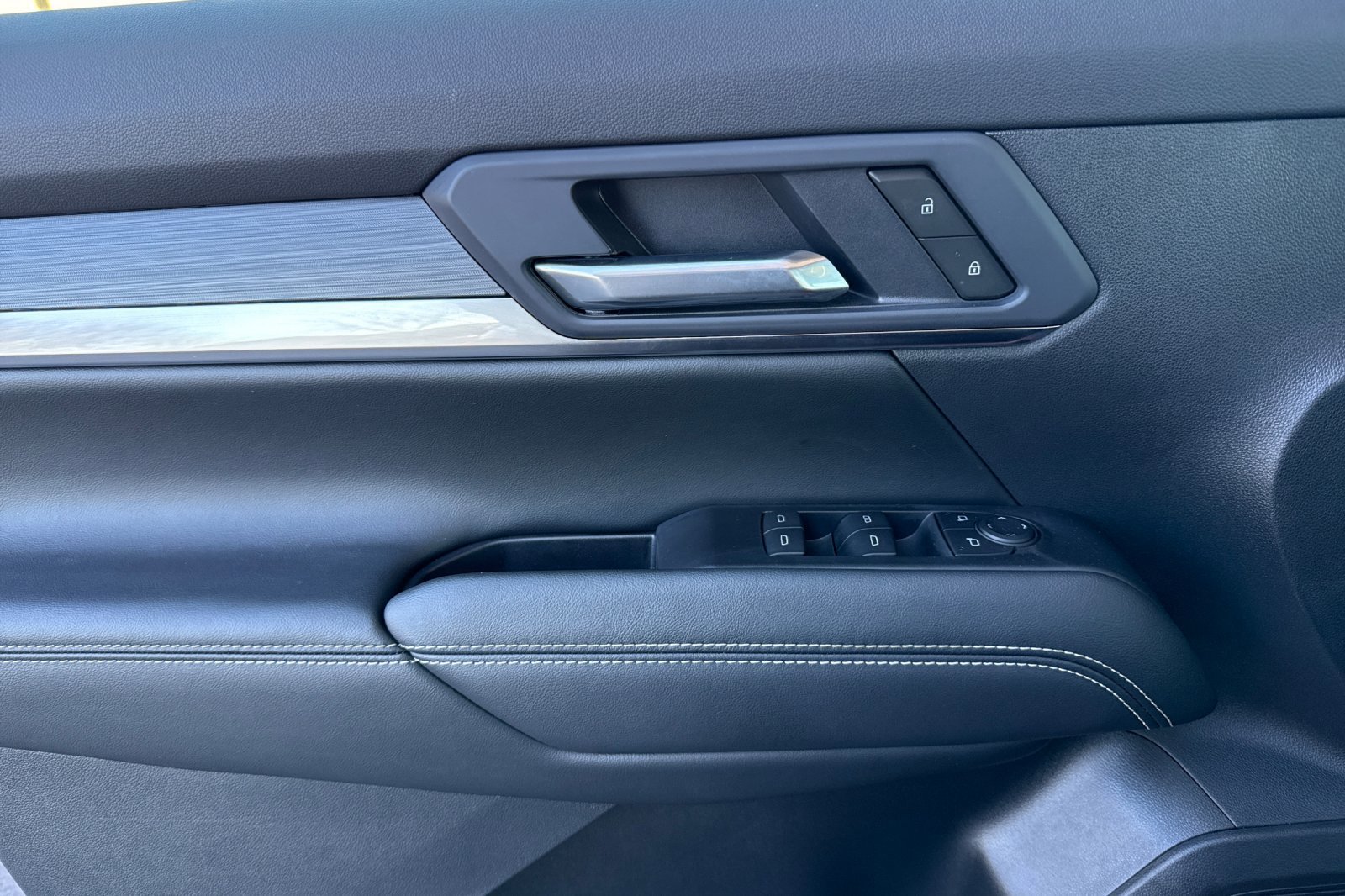 Used 2026 GMC Terrain Elevation image 12