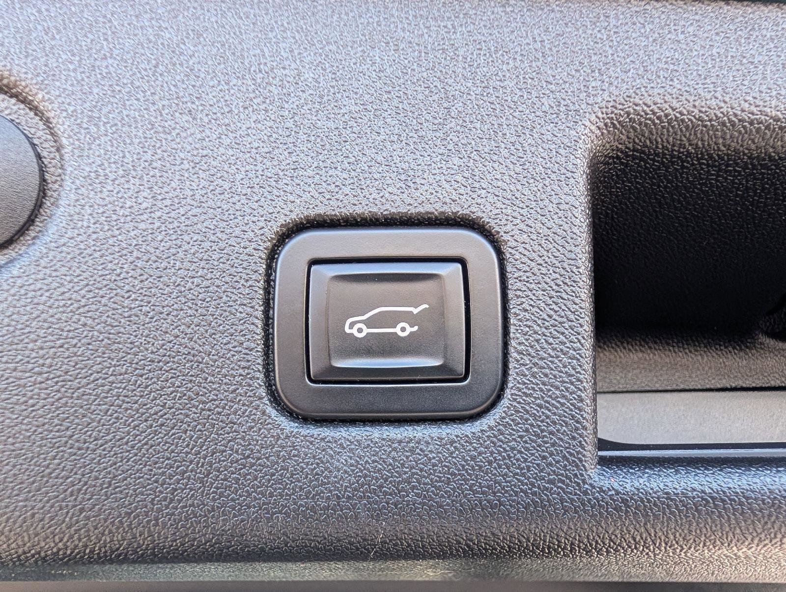 Used 2018 Chevrolet Equinox LT AWD/4WD image 25