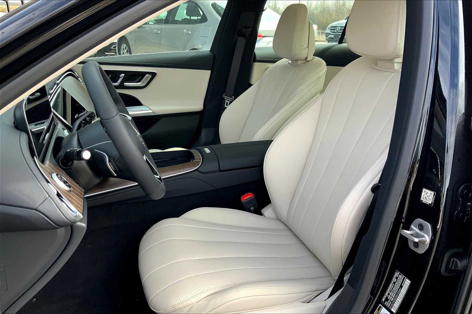 Used 2025 Mercedes-Benz E 350 Sedan image 16