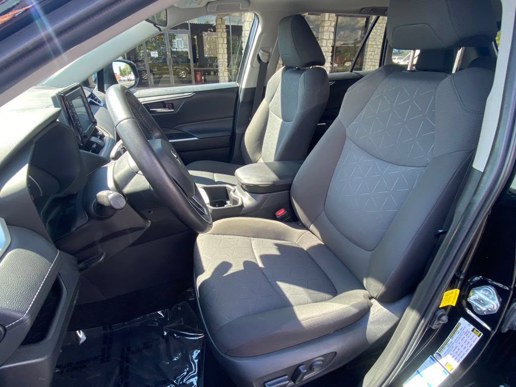 Used 2022 Toyota RAV4 XLE w/ Convenience Package AWD/4WD image 21