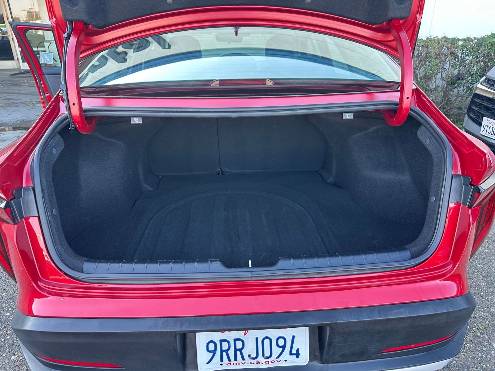 Used 2025 Kia K4 LXS image 32