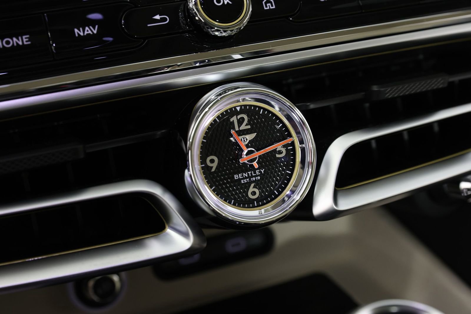 New 2025 Bentley Flying Spur Plug-In Hybrid image 33