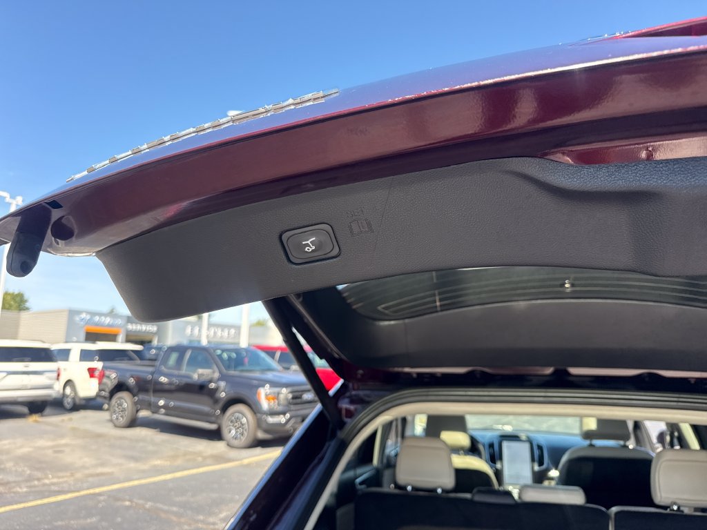 Used 2024 Ford Edge Titanium w/ Equipment Group 301A AWD/4WD image 16