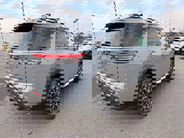 New 2026 Nissan Pathfinder Platinum w/ Cargo Package image 5