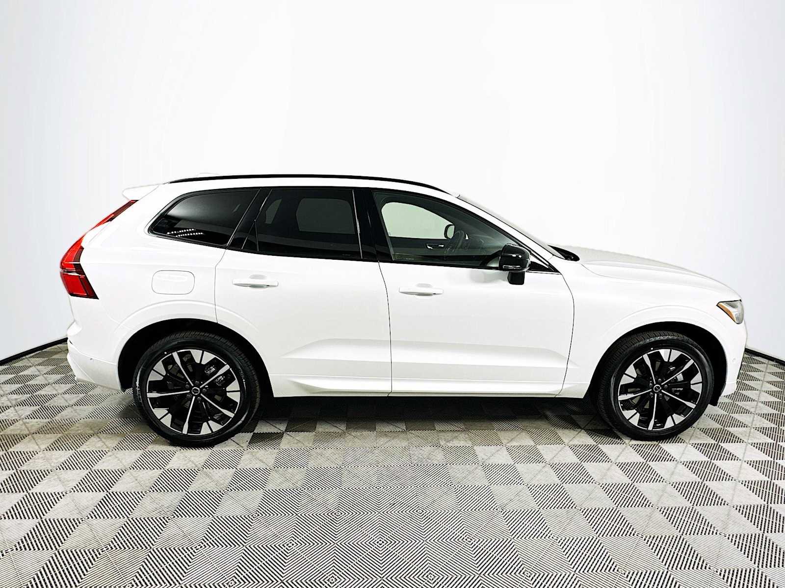 New 2026 Volvo XC60 B5 Plus w/ Protection Package Premier image 8