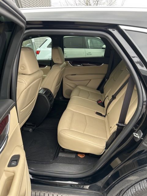 Used 2017 Cadillac XT5 Luxury w/ Driver Awareness Package image 8