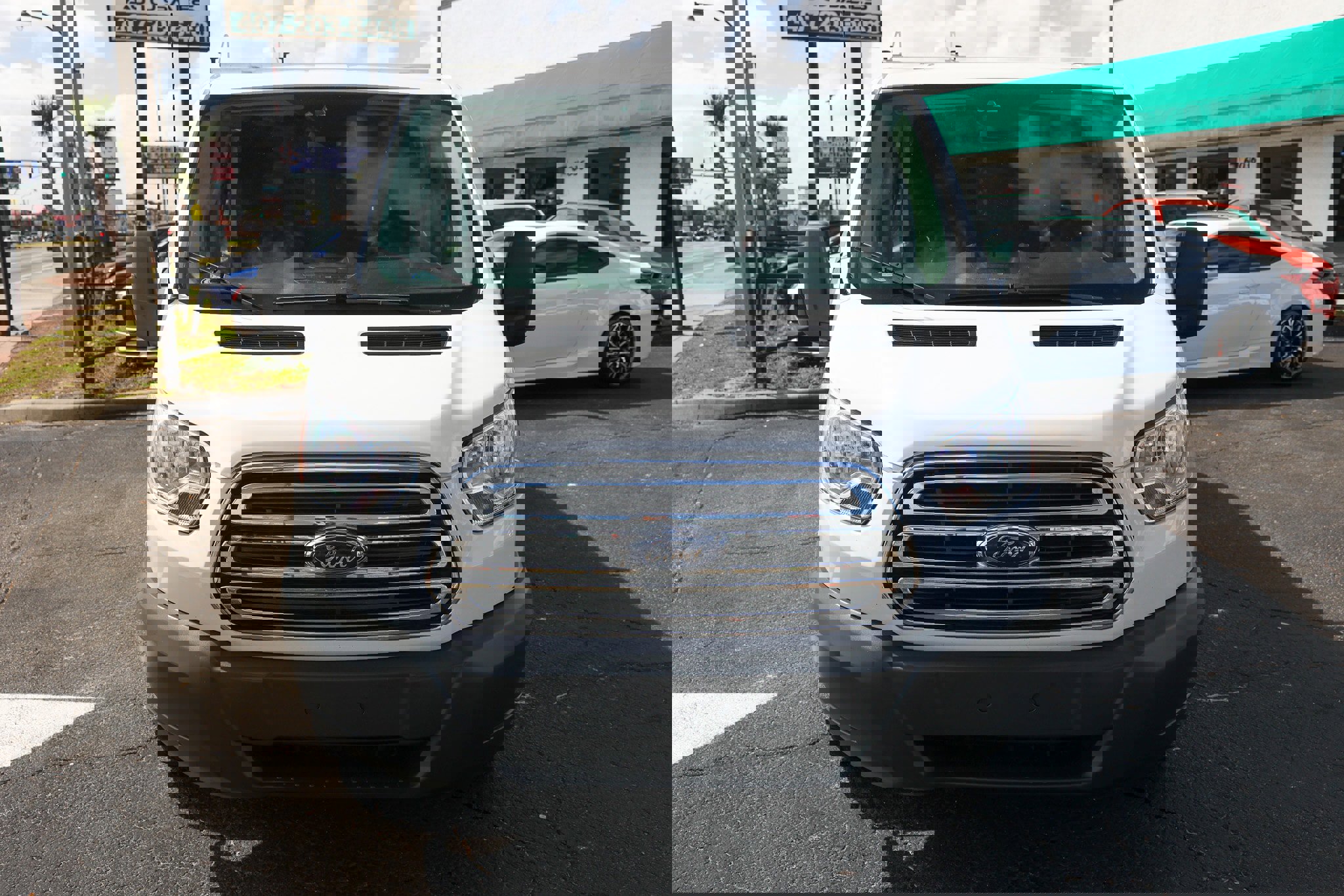 Used 2018 Ford Transit 250 130 Low Roof w/ Exterior Upgrade Package image 24