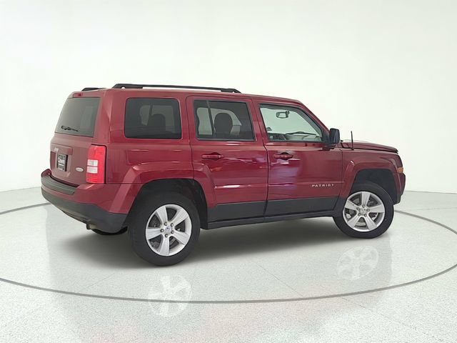 Used 2016 Jeep Patriot Latitude AWD/4WD image 6