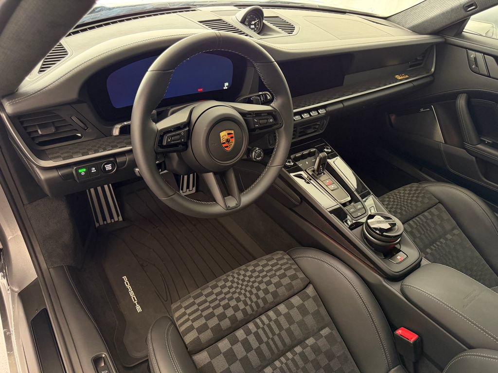 New 2026 Porsche 911 GTS RWD image 4