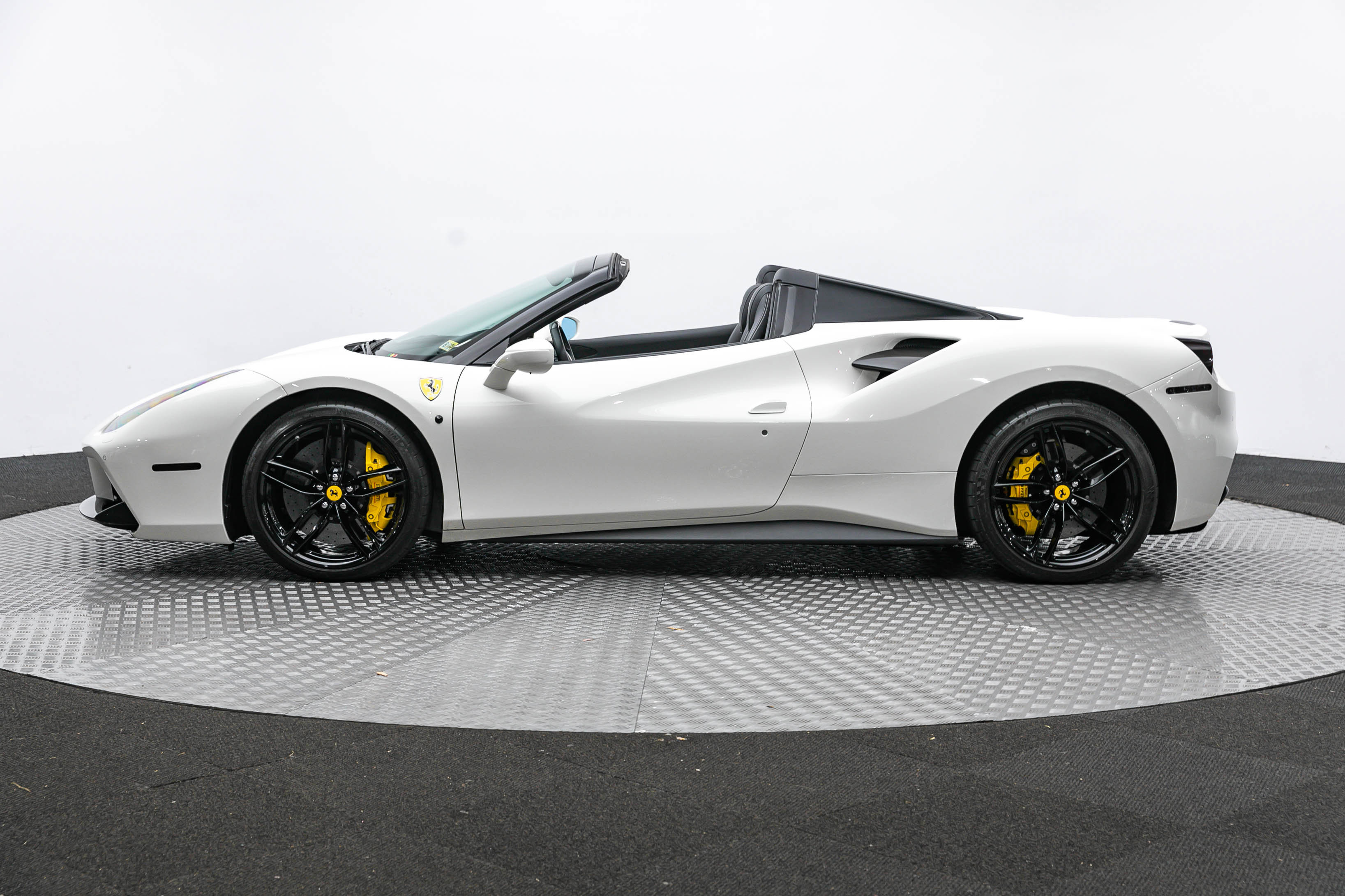 Certified 2019 Ferrari 488 Spider image 2