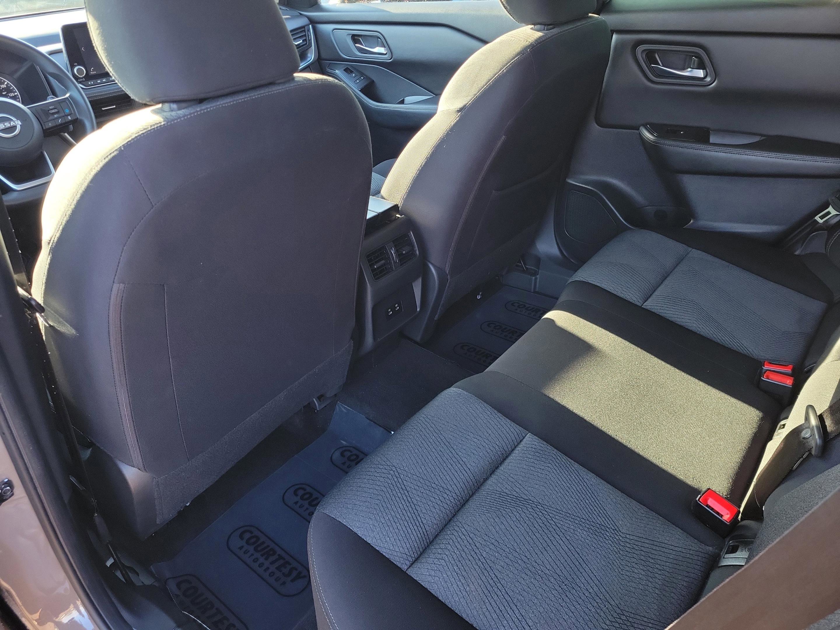 Certified 2024 Nissan Rogue SV image 14