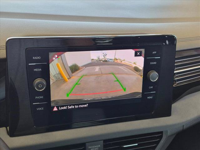 Used 2025 Volkswagen Jetta SE FWD image 18