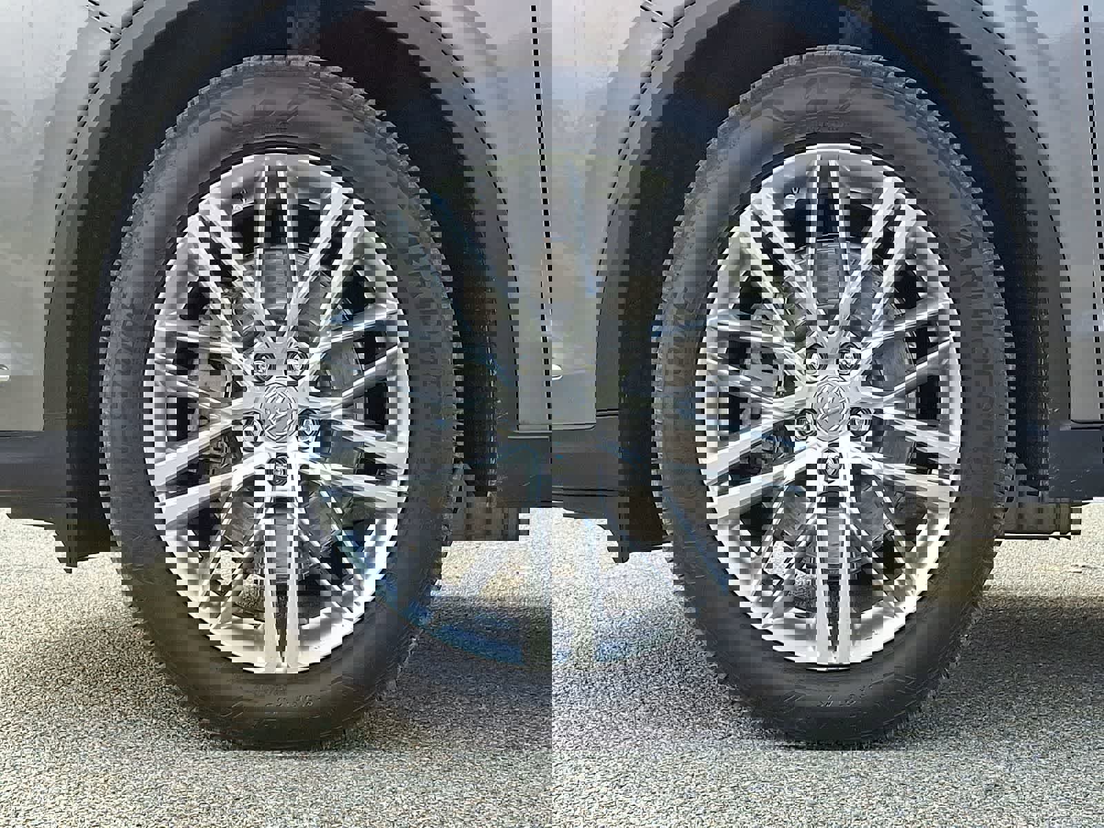 Used 2023 Acura MDX SH-AWD w/ Advance Package image 9