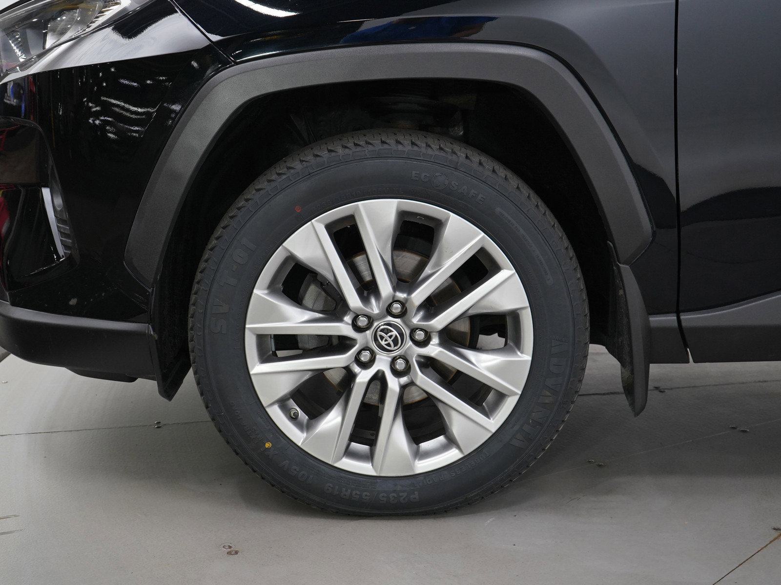Used 2019 Toyota RAV4 Limited image 29