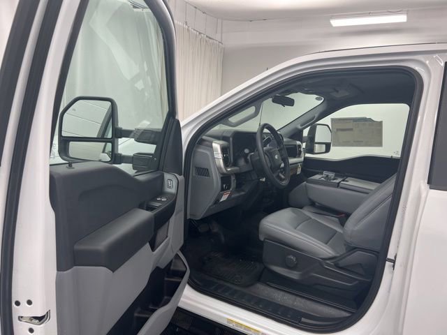 New 2025 Ford F450 XL w/ XL Chrome Package AWD/4WD image 8