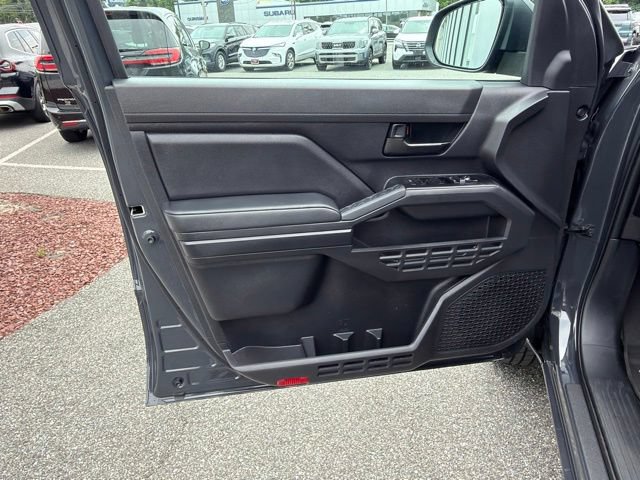 Used 2025 Toyota Tacoma SR w/ SR Upgrade Package AWD/4WD image 11