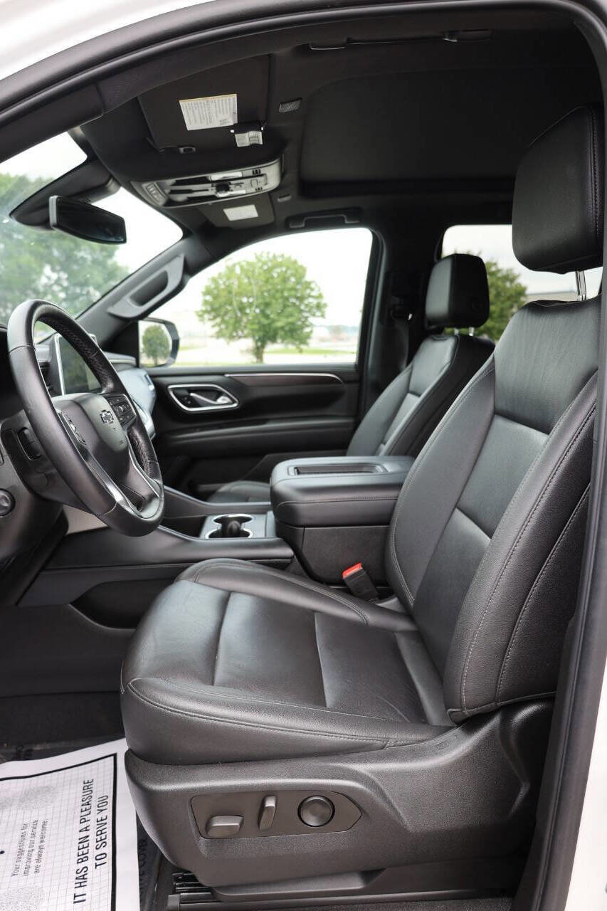 Used 2022 Chevrolet Tahoe Z71 w/ Luxury Package image 13