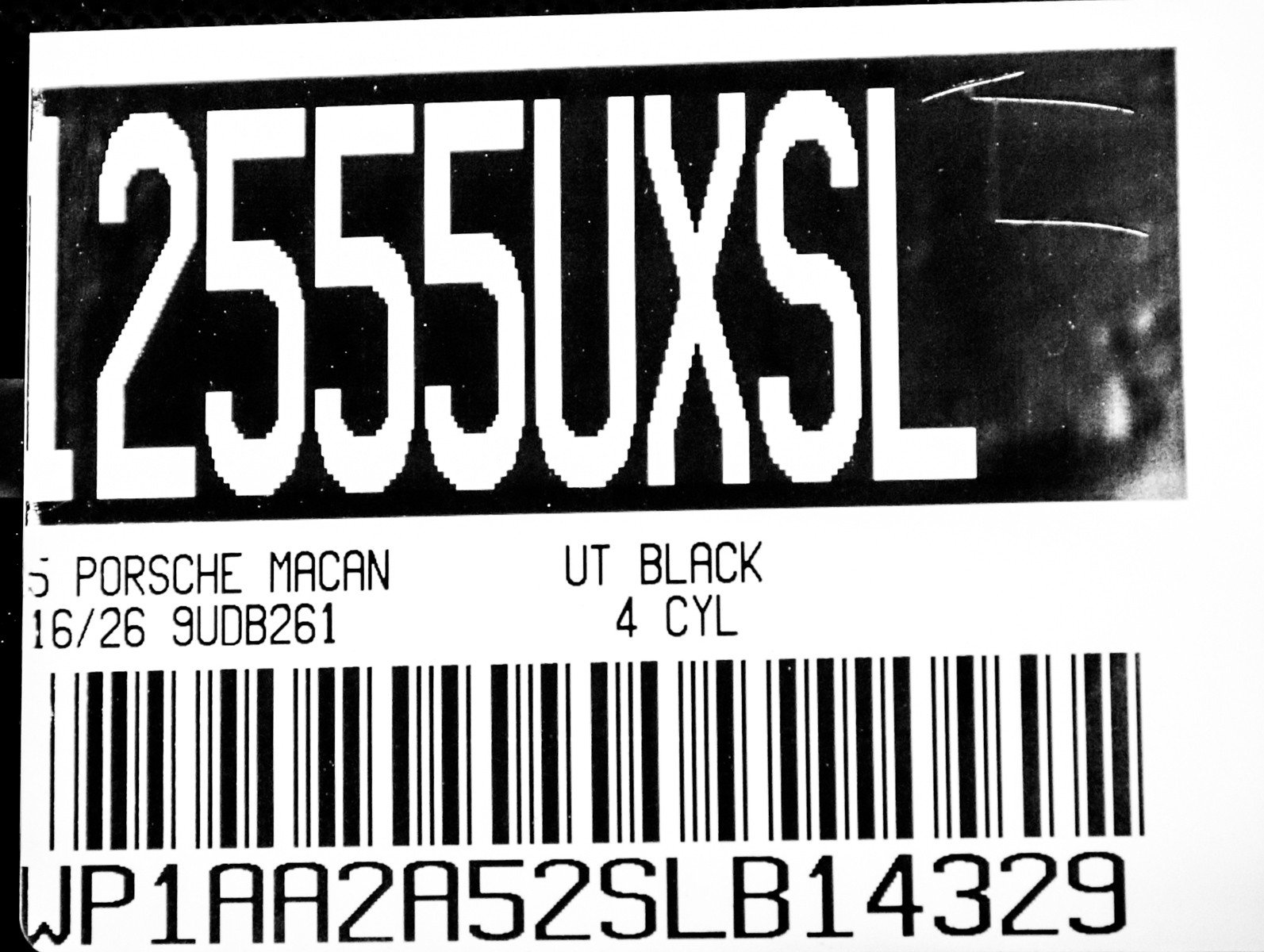 Certified 2025 Porsche Macan image 27