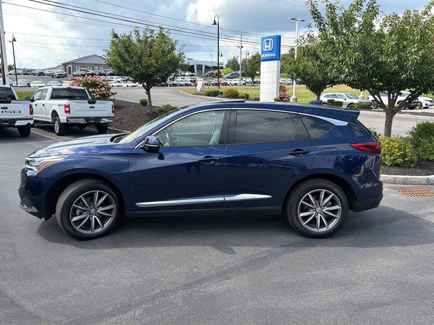 Used 2024 Acura RDX w/ Technology Package AWD/4WD image 4