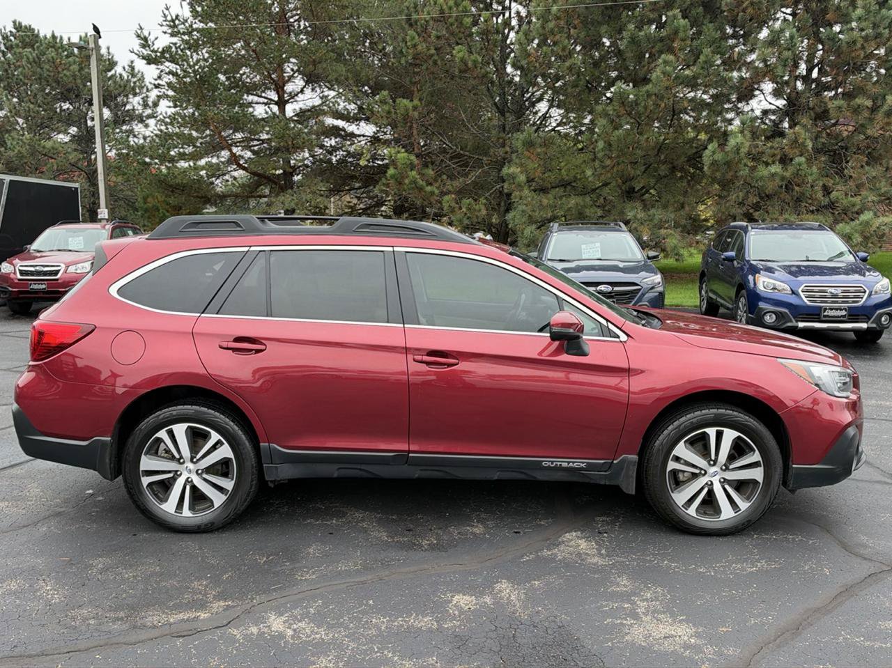 Used 2019 Subaru Outback 2.5i Limited AWD/4WD image 2