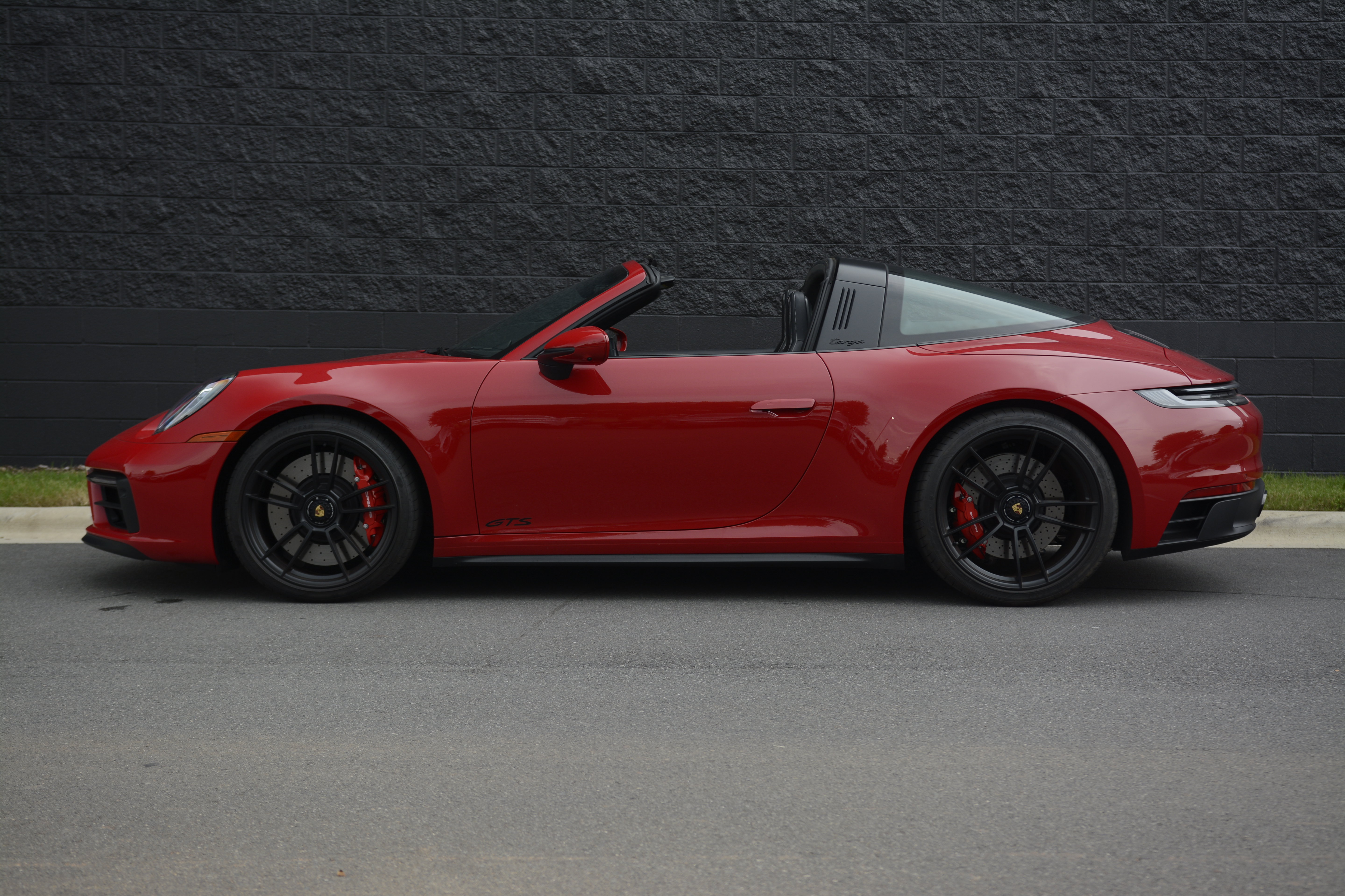 Certified 2024 Porsche 911 Targa 4 GTS AWD/4WD image 2