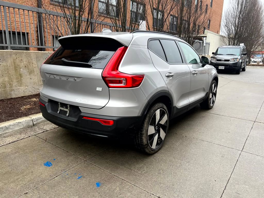 Used 2023 Volvo XC40 Recharge Ultimate image 7
