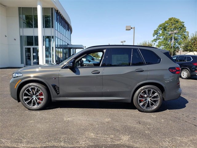 New 2026 BMW X5 M60i image 2