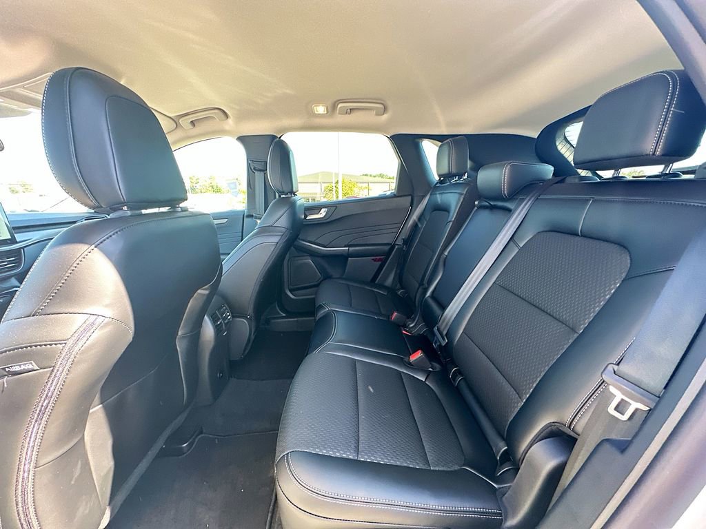 New 2025 Ford Escape SE w/ Class II Trailer Tow Package image 17