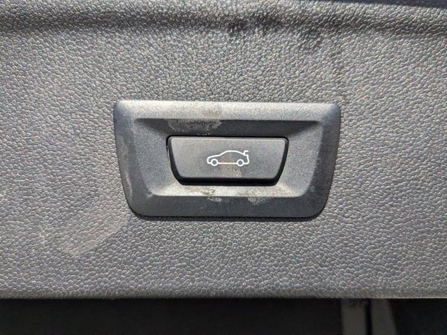 Used 2023 BMW iX xDrive50 image 14