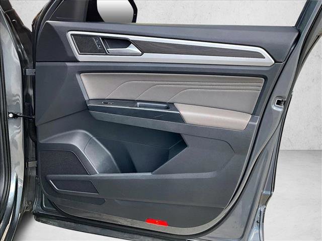 Used 2021 Volkswagen Atlas SE image 18