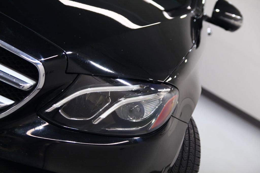 Used 2019 Mercedes-Benz E 300 4MATIC image 9