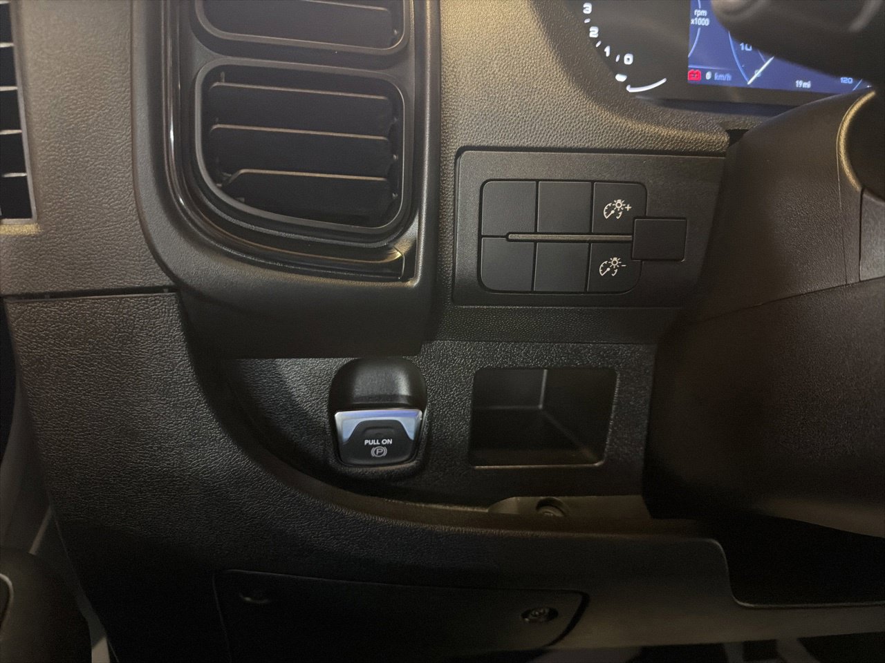 New 2026 RAM ProMaster 2500 w/ Premium Convenience Group FWD image 24