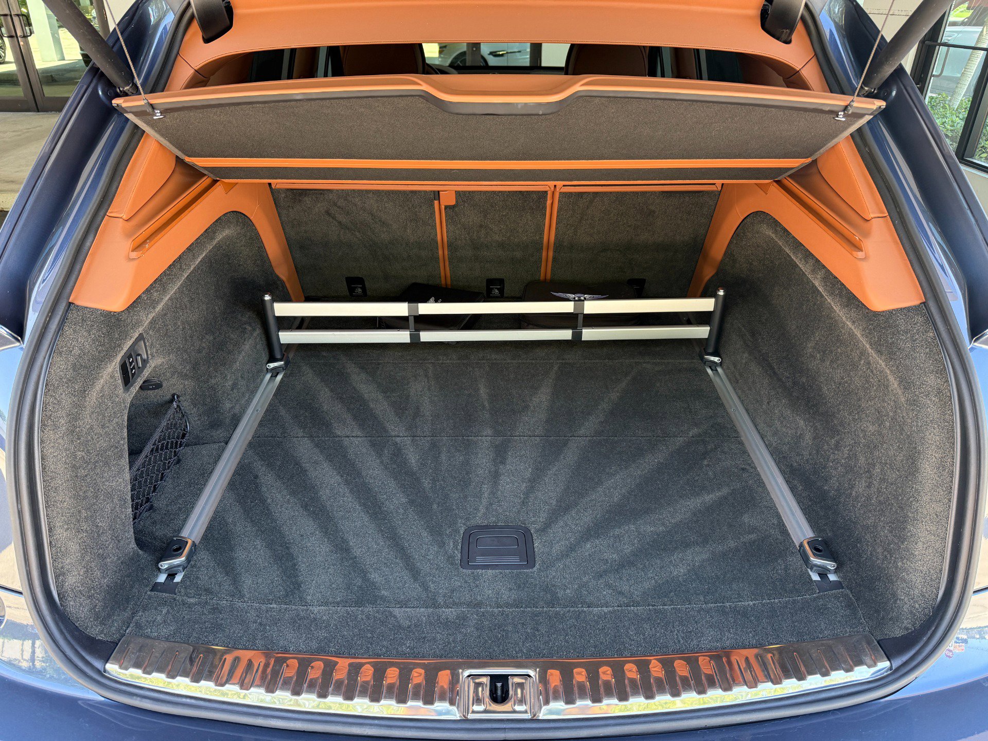 Used 2021 Bentley Bentayga AWD/4WD image 49