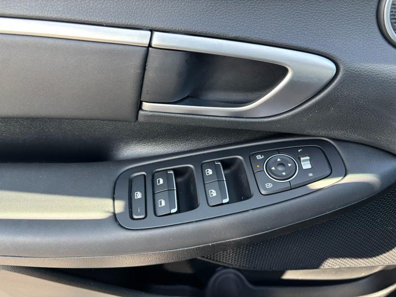 Used 2025 Hyundai Sonata SEL FWD image 10