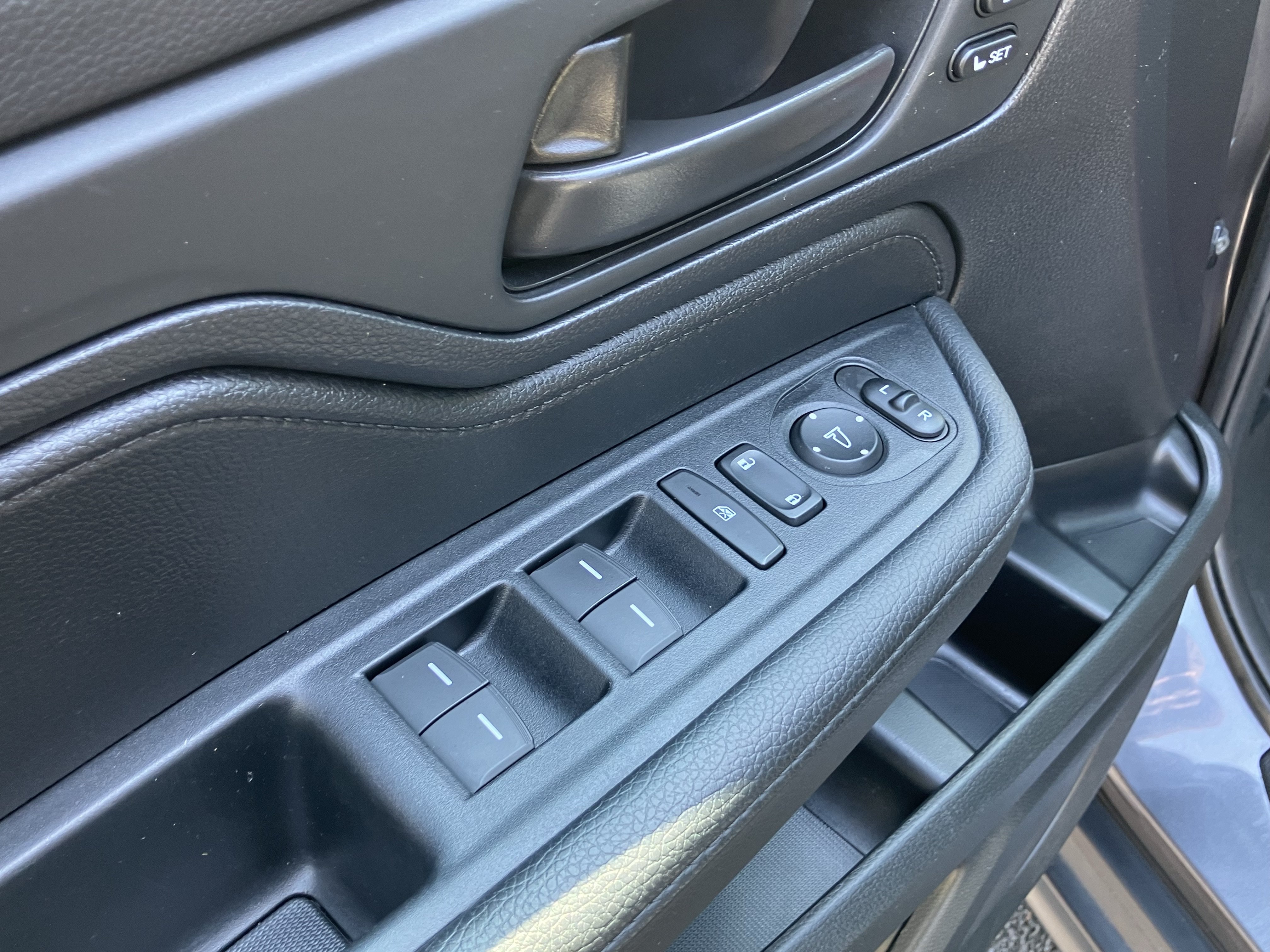 Used 2025 Honda Odyssey EX-L image 15