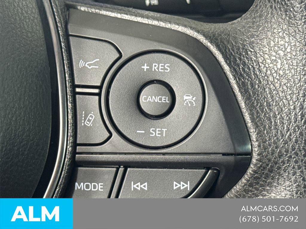 Used 2020 Toyota Camry LE FWD image 29