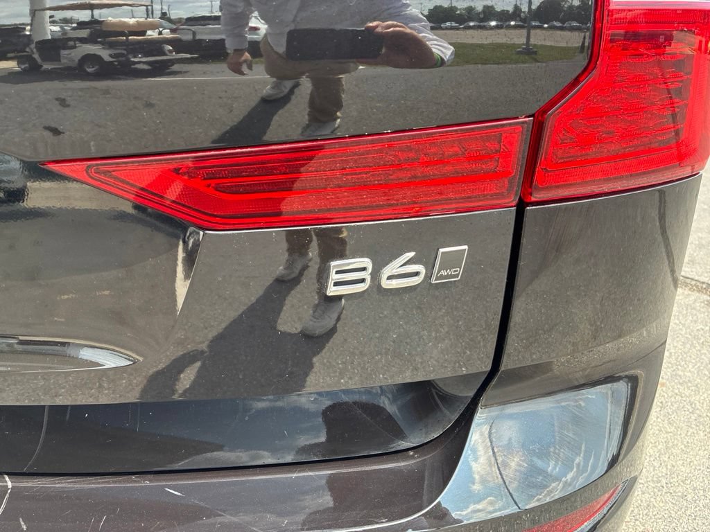 Used 2022 Volvo XC60 B6 Inscription AWD/4WD image 4