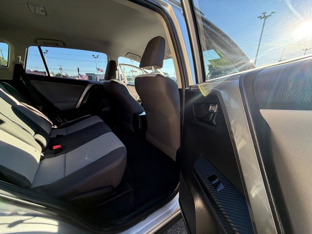Used 2014 Toyota RAV4 LE FWD image 14