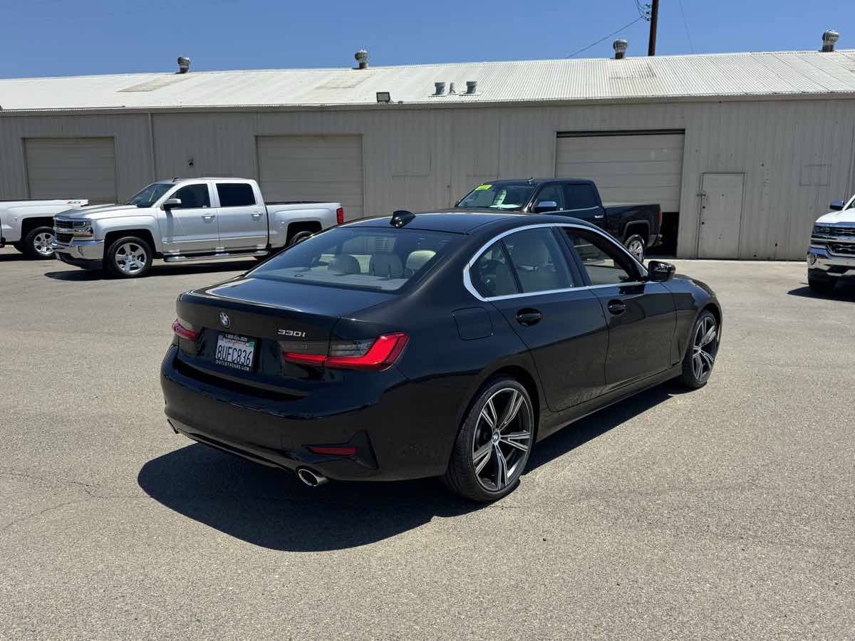 Used 2021 BMW 330i Sedan w/ Convenience Package RWD image 9