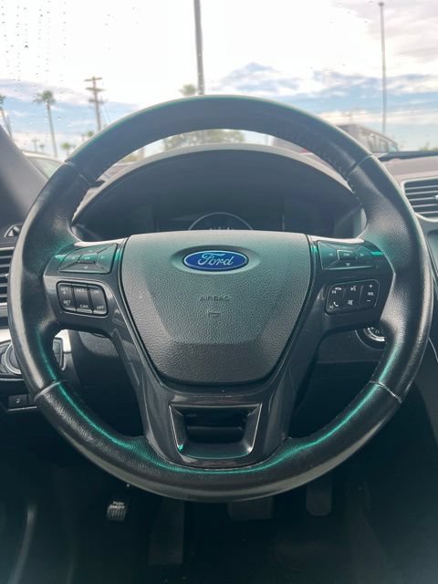 Used 2016 Ford Explorer XLT w/ Equipment Group 202A FWD image 11