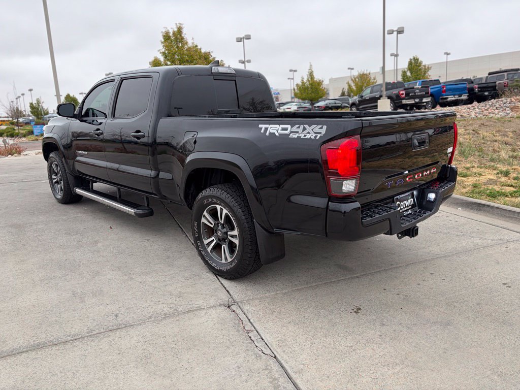 Used 2019 Toyota Tacoma TRD Sport w/ TRD Premium Sport Package AWD/4WD image 3