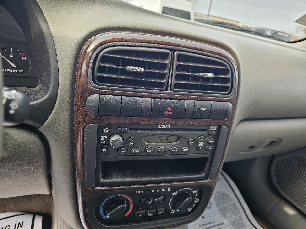 Used 2001 Saturn L-Series L200 image 25