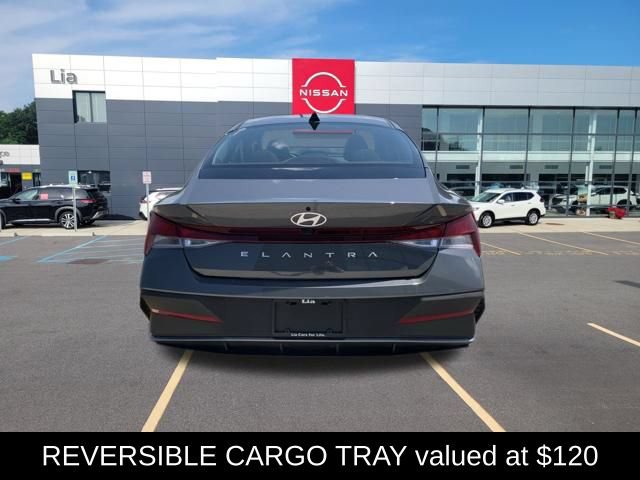Used 2024 Hyundai Elantra SEL FWD image 4
